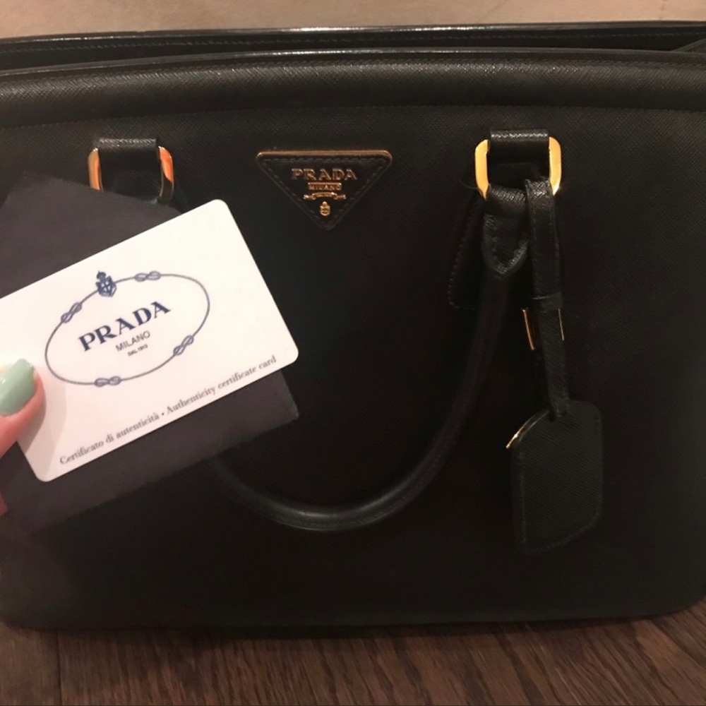 🌹AUTHENTIC PRADA SATCHEL & WALLET in EXCELLENT CONDITION - Picture 2 of 7